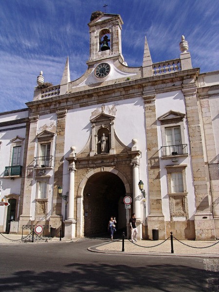 城镇拱门   Arco da Vila